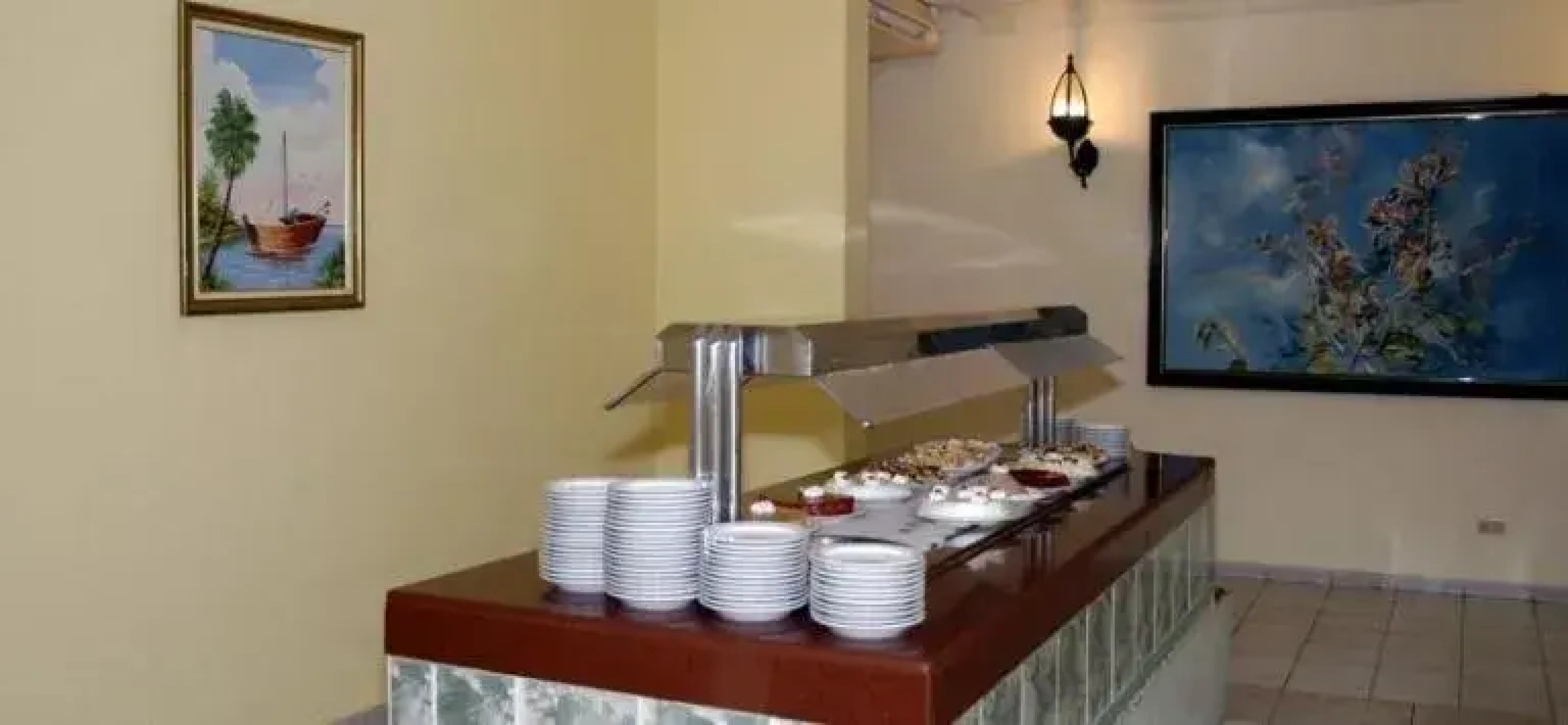 Fun Tropicale Beach Resort