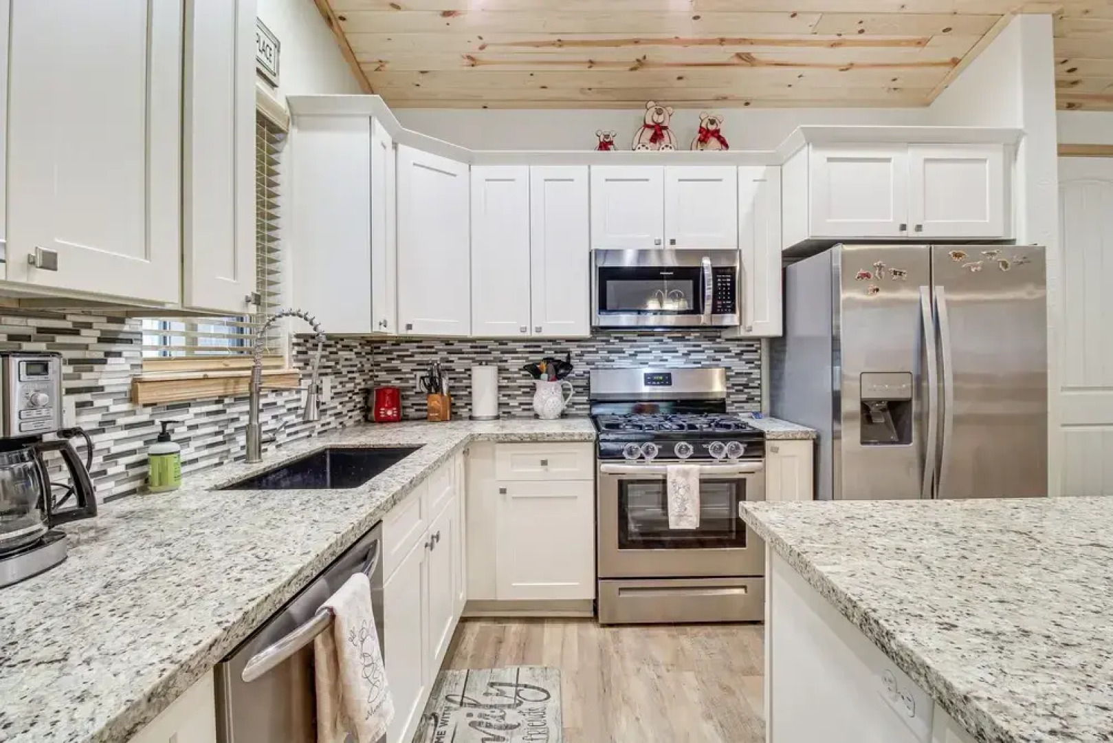 Cozy Show Low Cabin w/ Golfing & Paved Hiking!