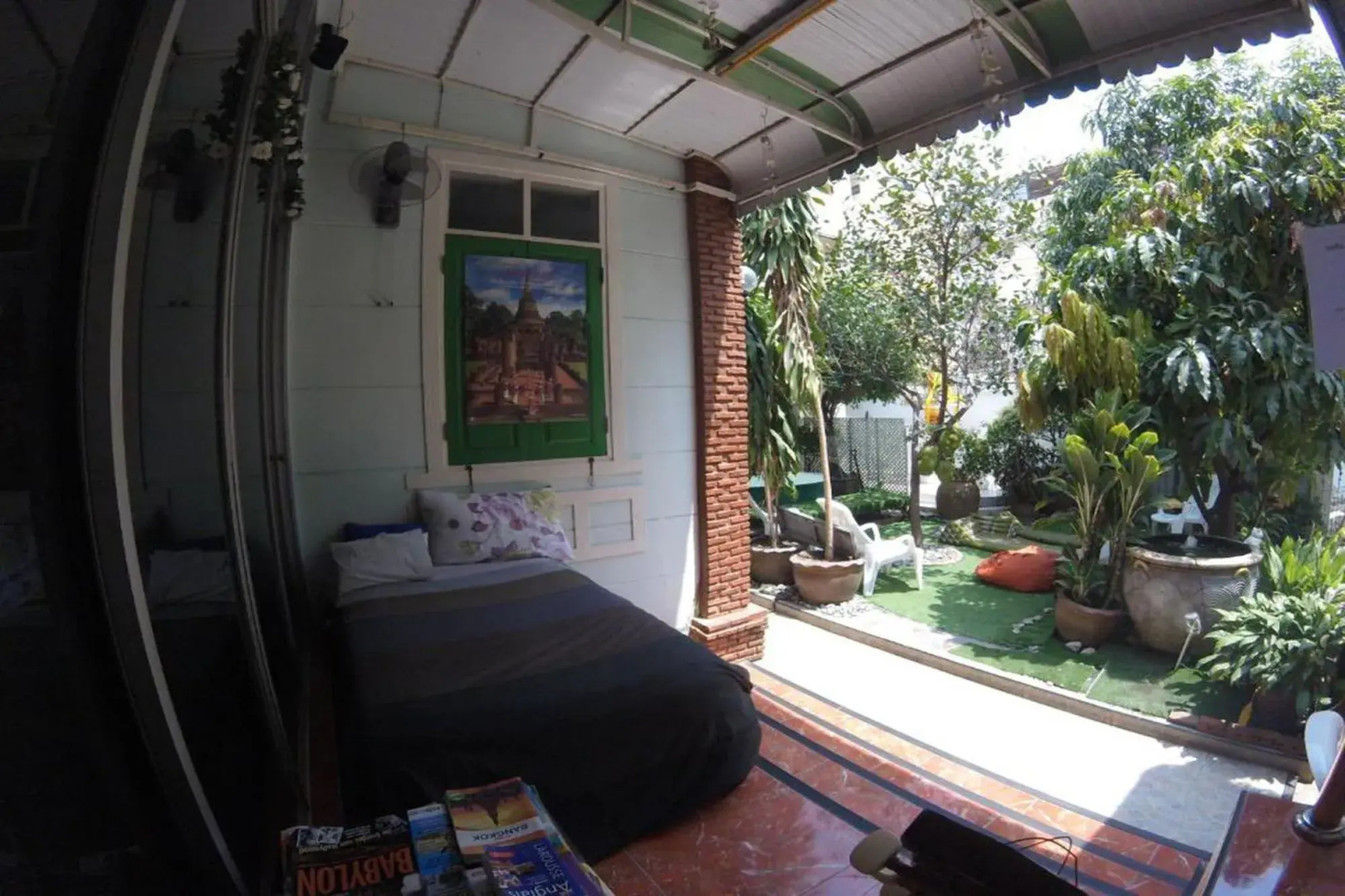 The Oasis Hostel - Adults Only