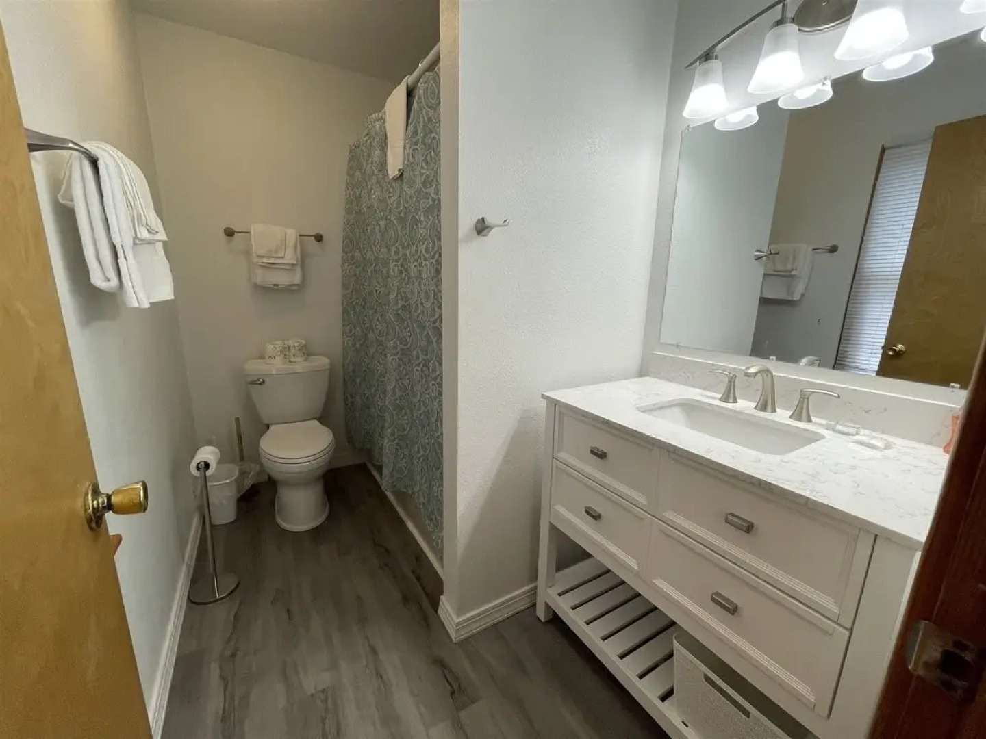 South Beach 4 Bedroom Cottage by RedAwning