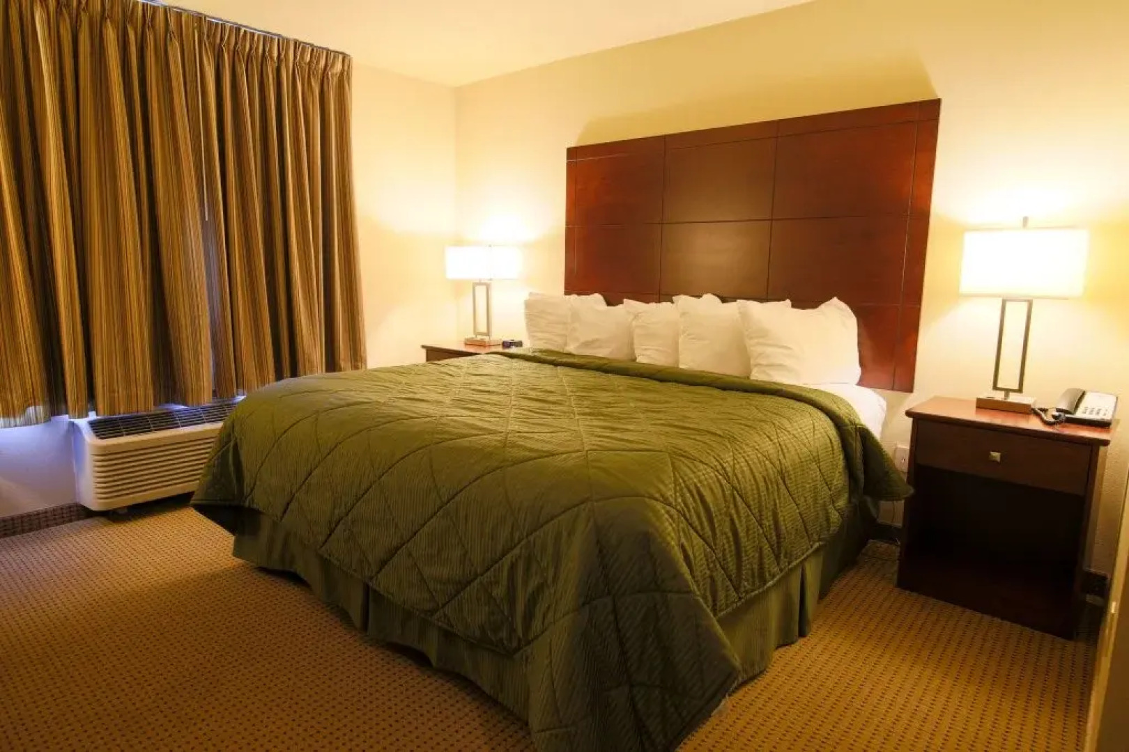 Cobblestone Inn & Suites