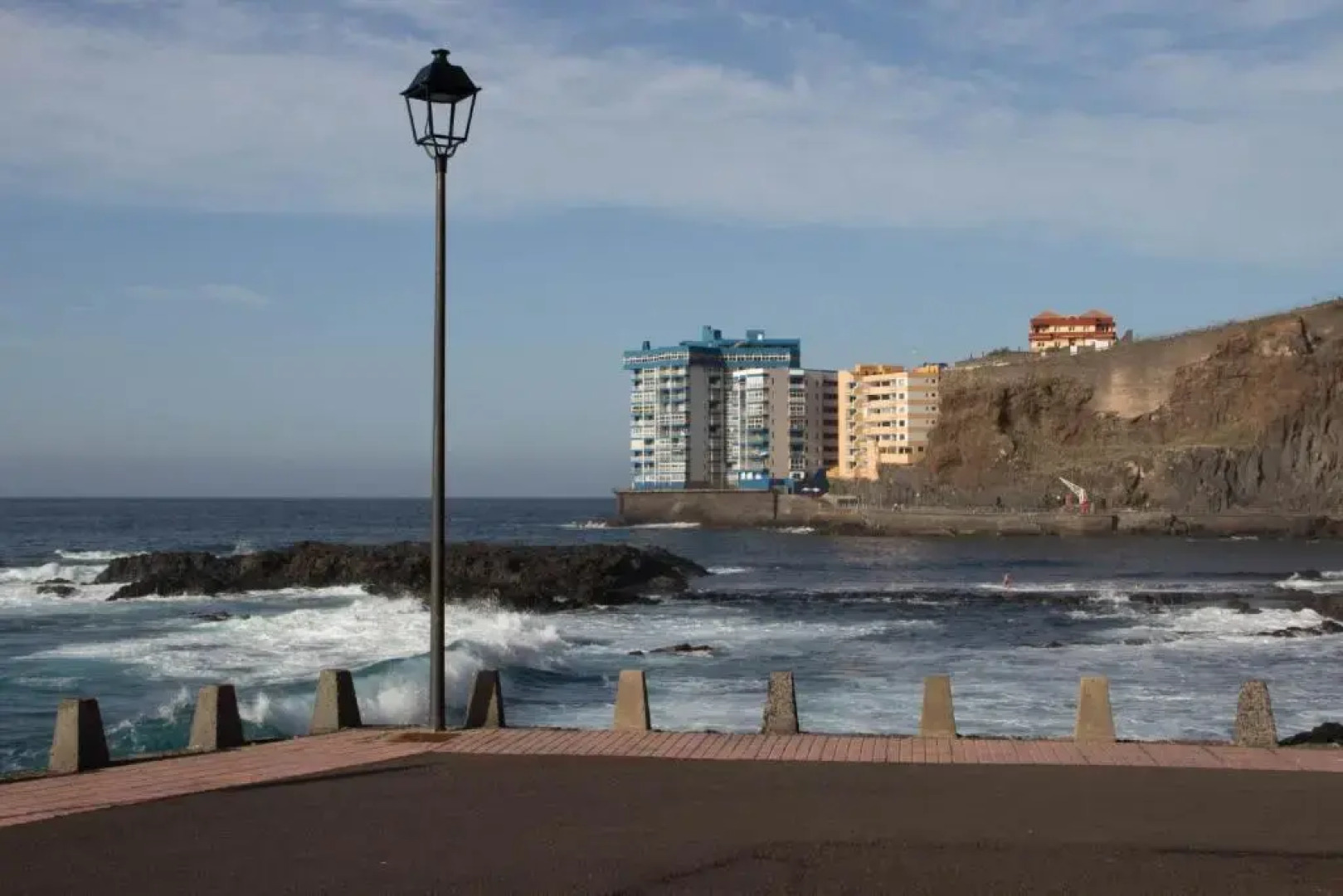 Acogedor apartamento con vista al mar.