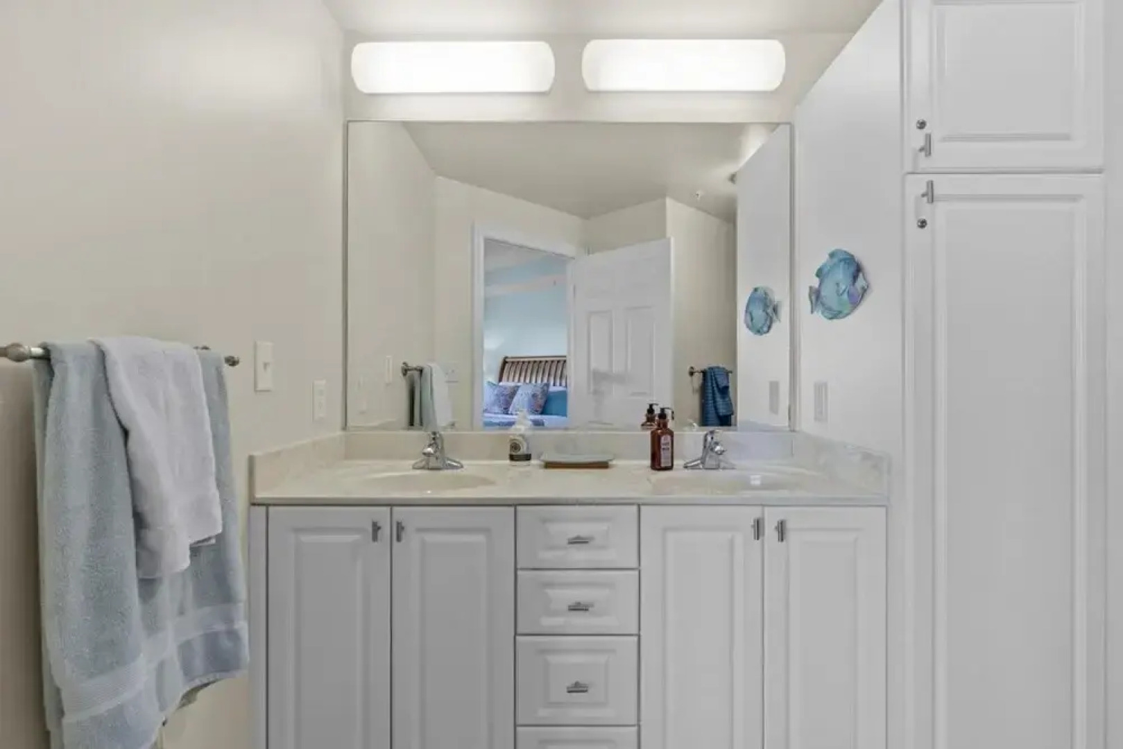 Yacht Club Dream 3 Bedroom Condo by RedAwning