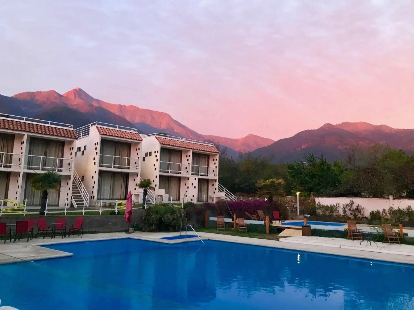 Howard Johnson By Wyndham Olmue