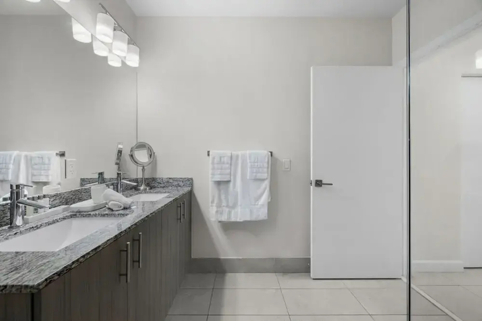 Spacious 2-Bedroom Condo at Doral Park