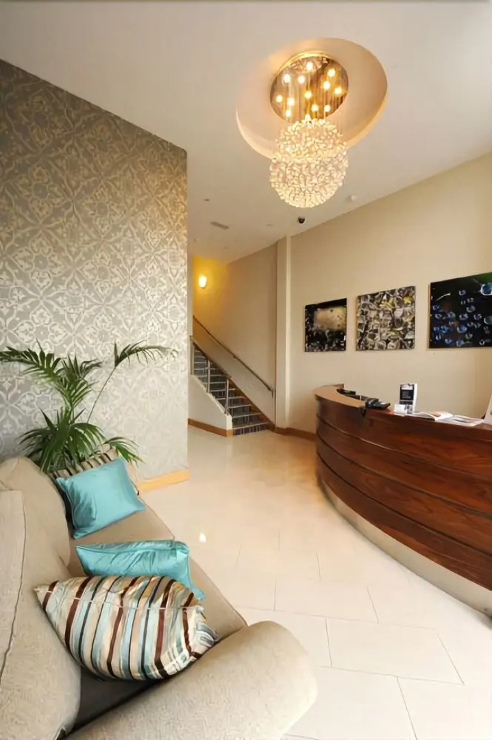 Carrick Plaza Suites