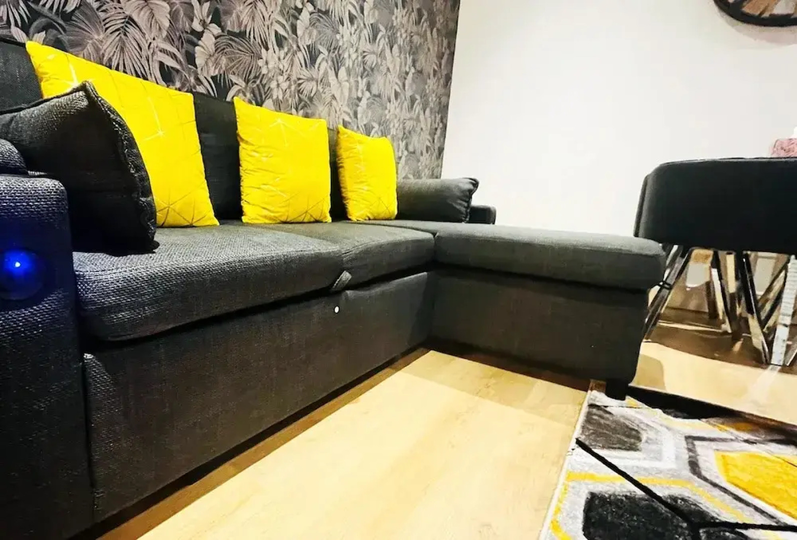 Luxury Entire Holiday Apartment - Self Checkin & Checkout