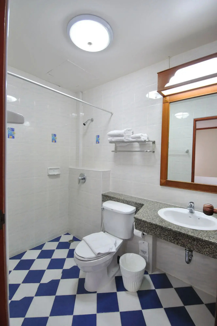 Отель Palmyra Patong Resort