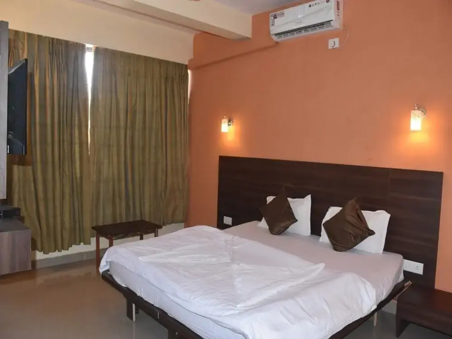 Hotel Aananda