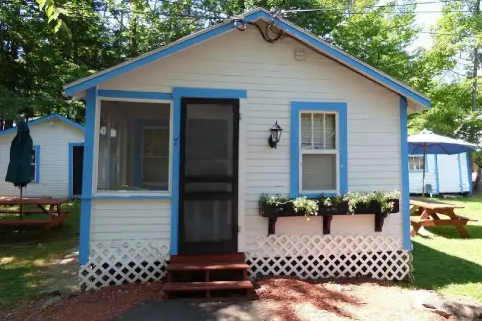 Weirs Beach Motel and Cottages