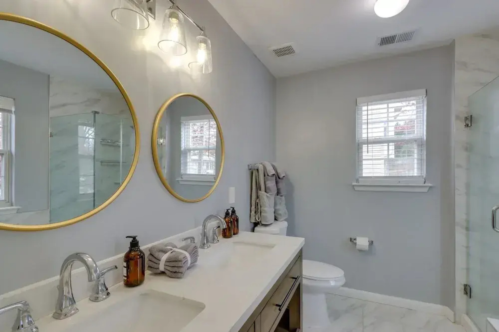 8 Mi to National Mall: Quiet Cheverly Apt