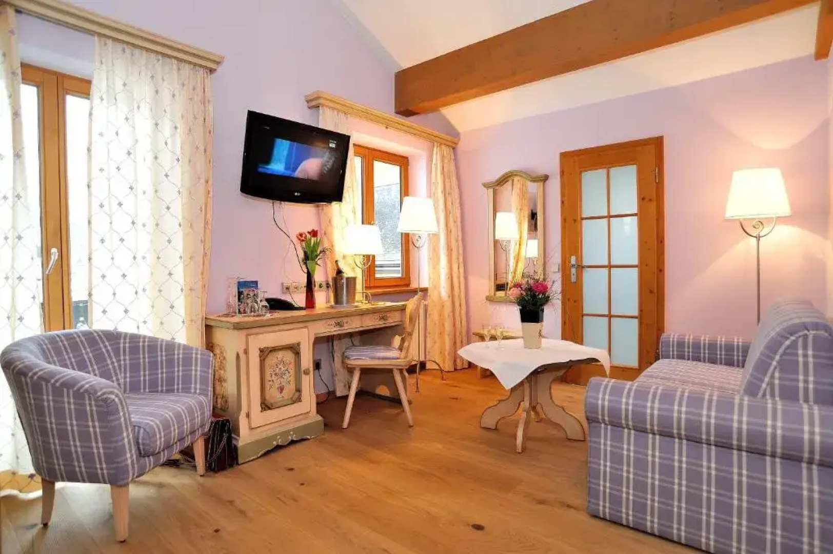 Landhotel Böld and Restaurant Uhrmacher Oberammergau