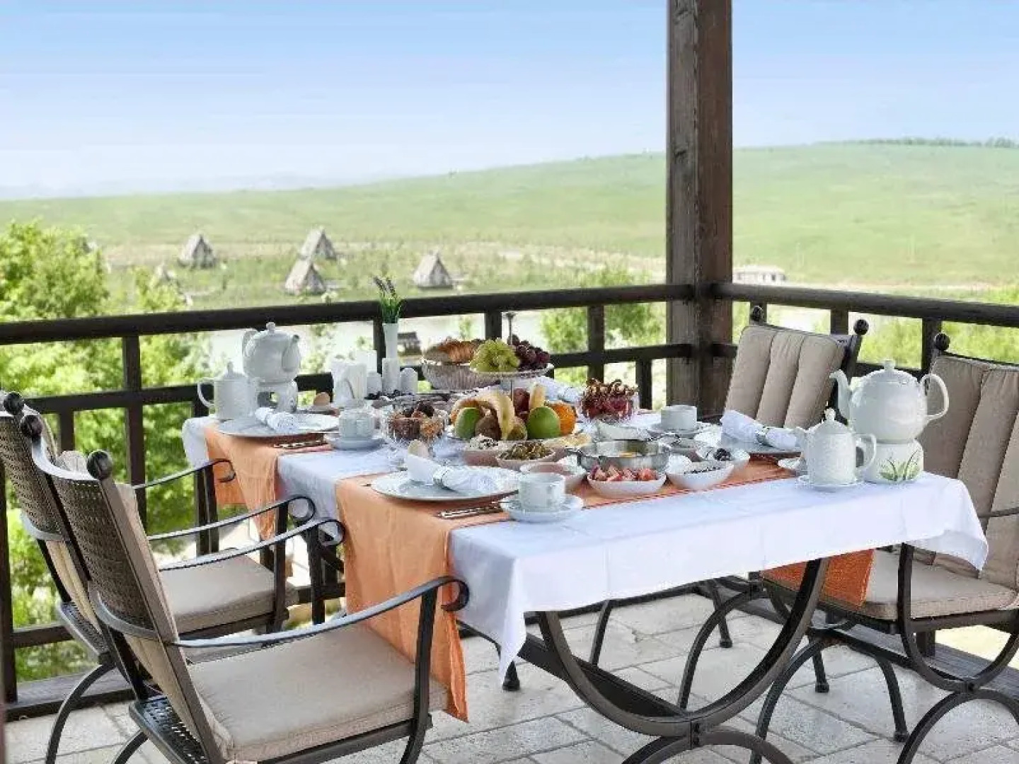 Sakit Gol - Silent Lake Hotel