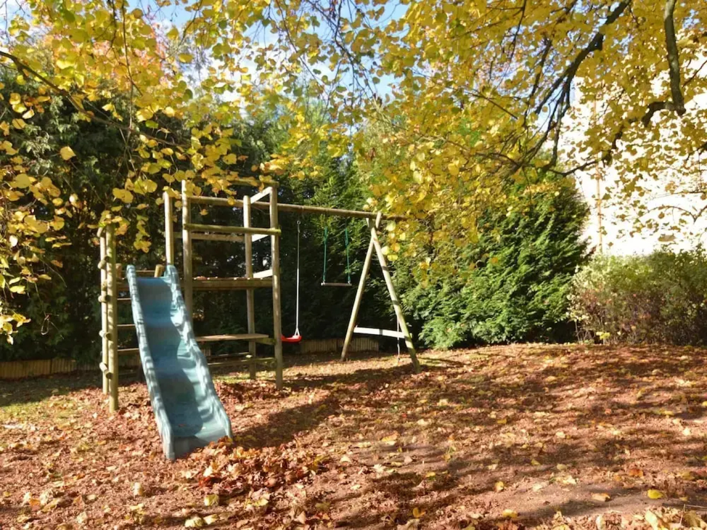 Spacious Holiday Home With Private Garden