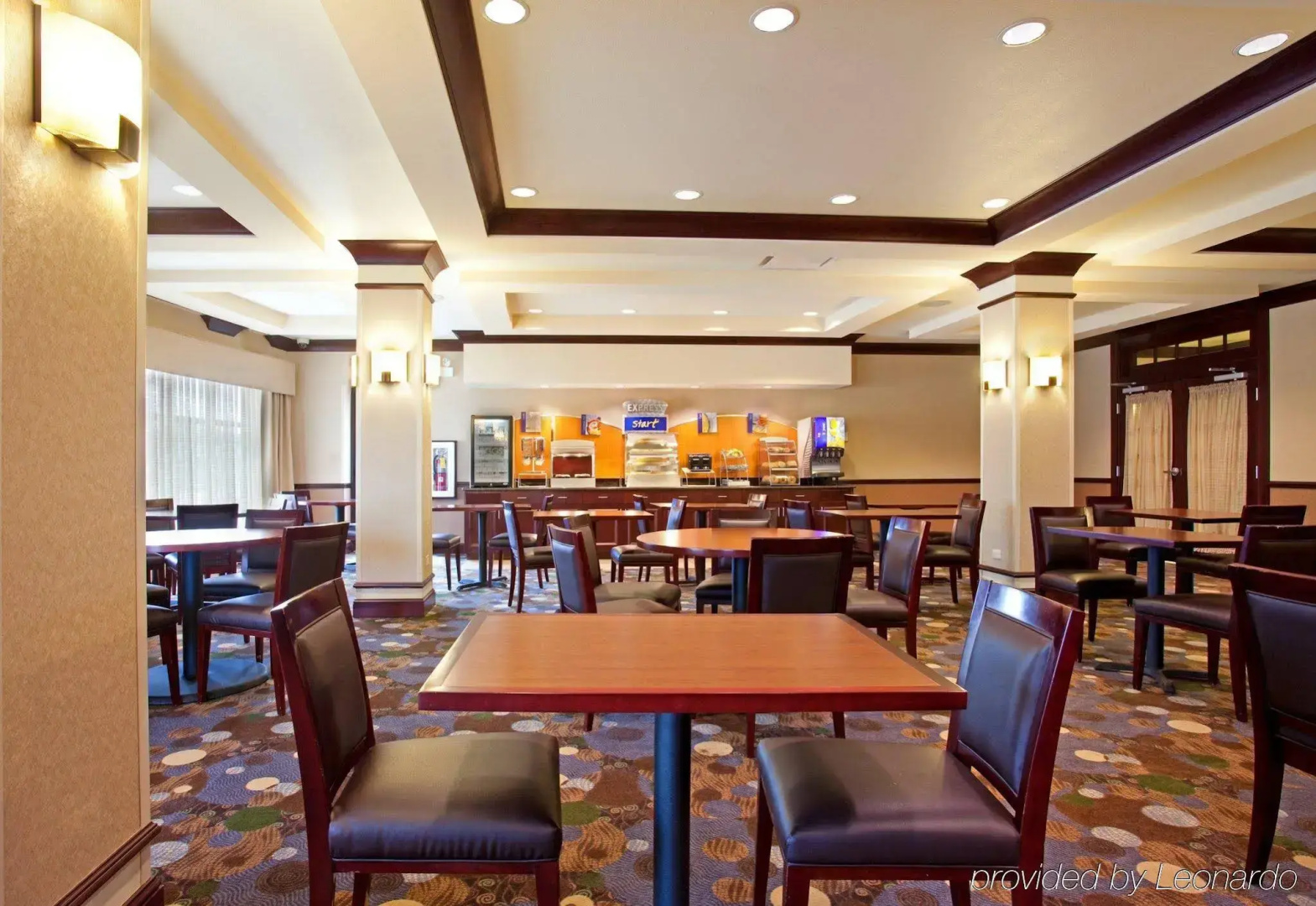 Holiday Inn Express & Suites Chicago West - O'Hare Arpt Area by IHG