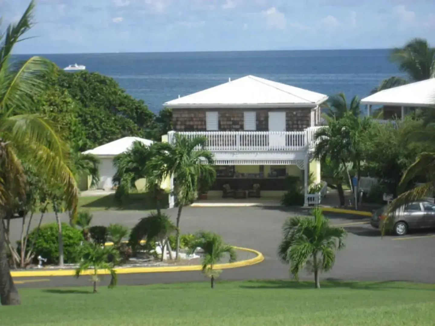 Tamarind Reef Resort Spa & Marina