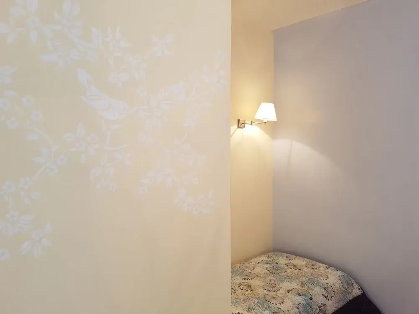 A L'ombre Du Clocher