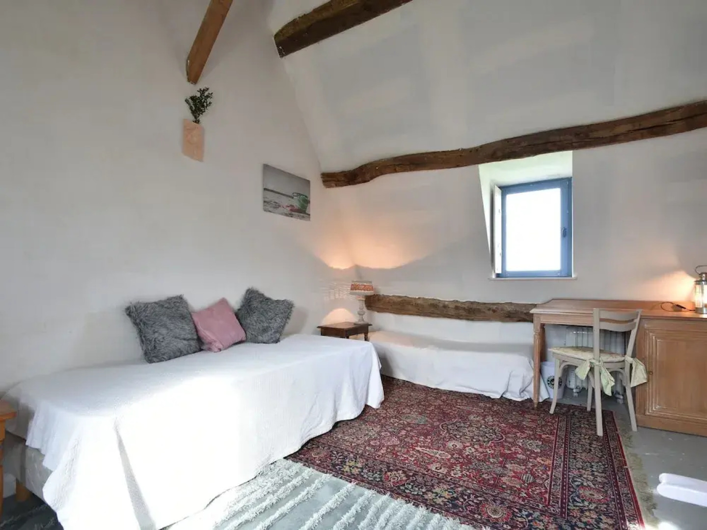 Authentic 17th Century Home With Vast Garden, 4km From the Beach