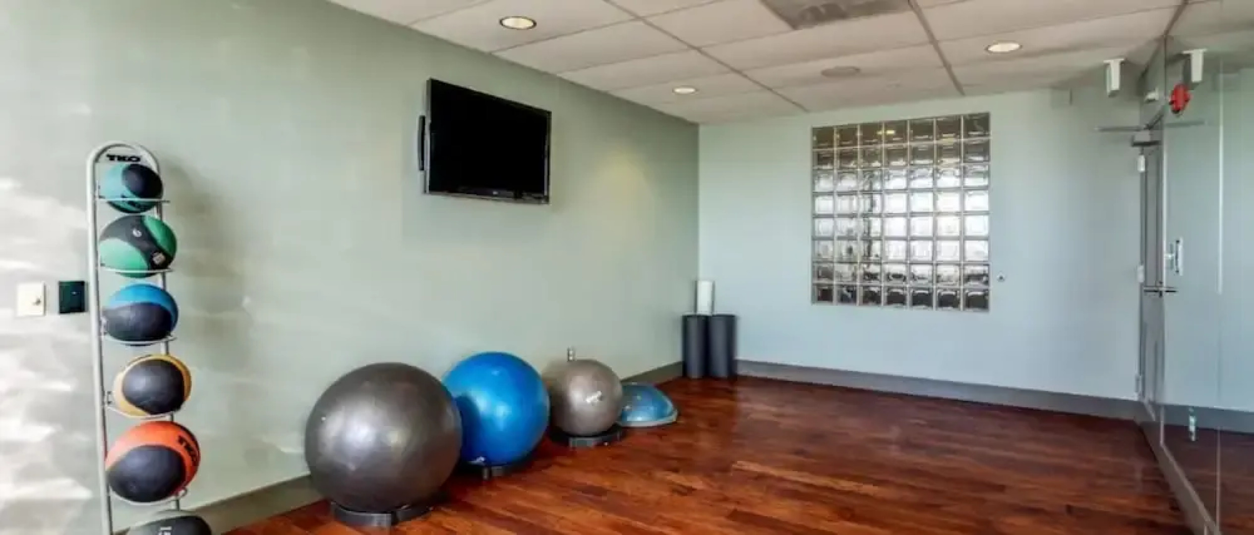 Global Luxury Suites at Whetstone Way