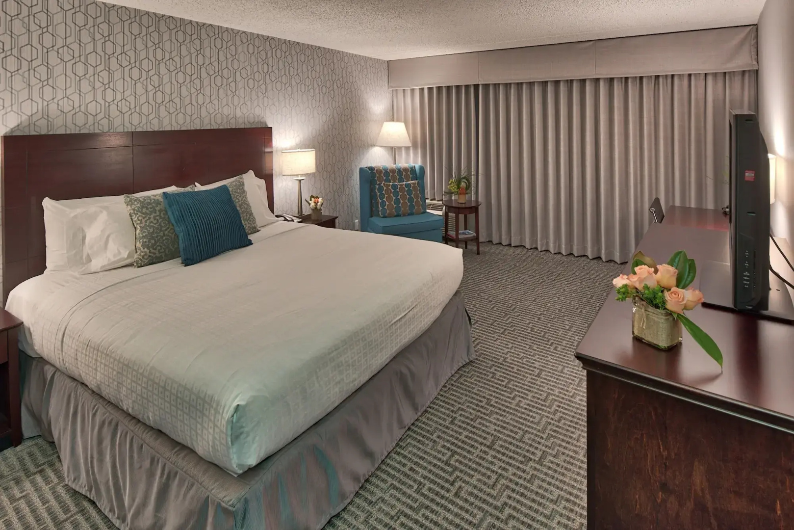 Somerset Inn