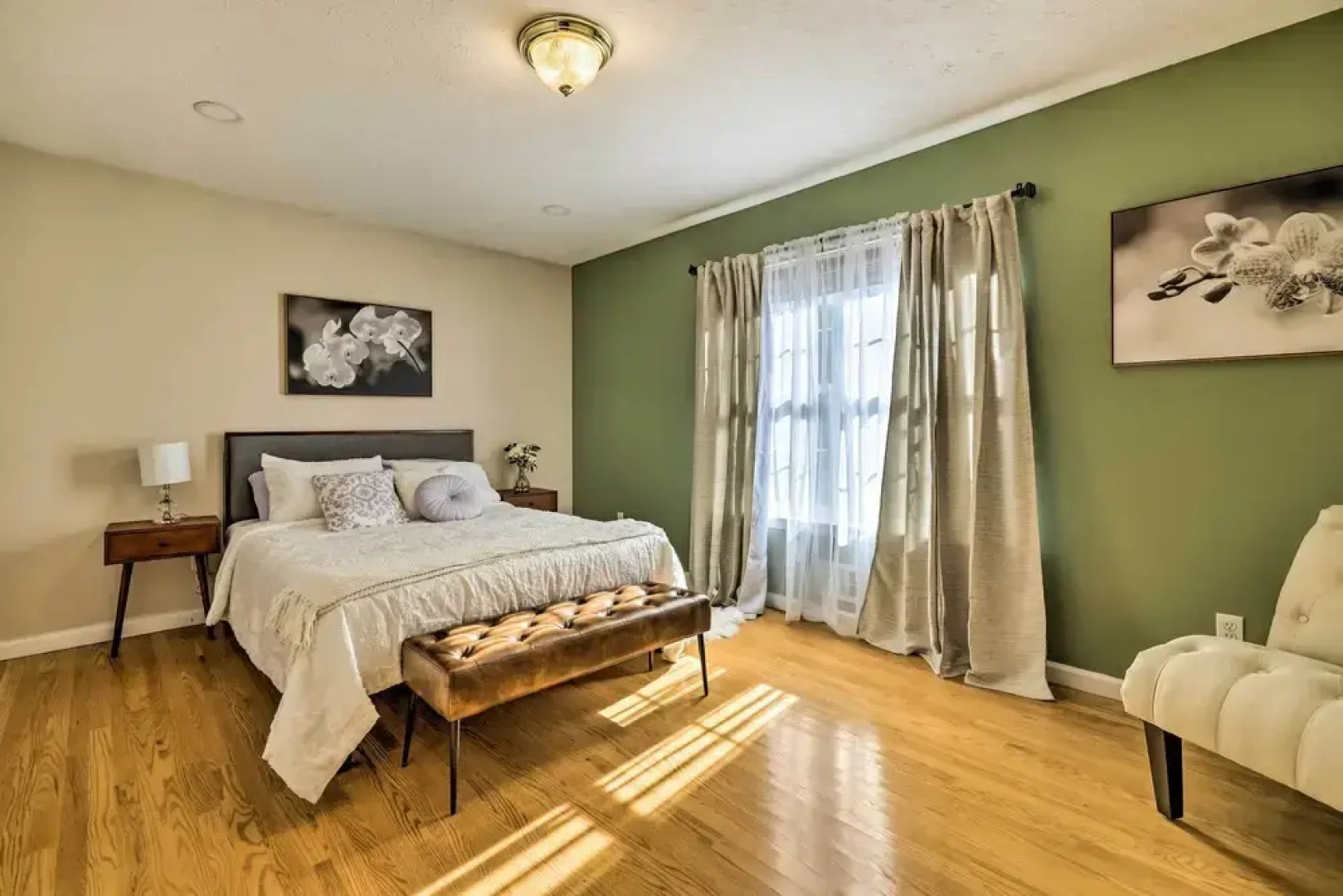 Long Pond Hideaway W/ Deck + Private Hot Tub!