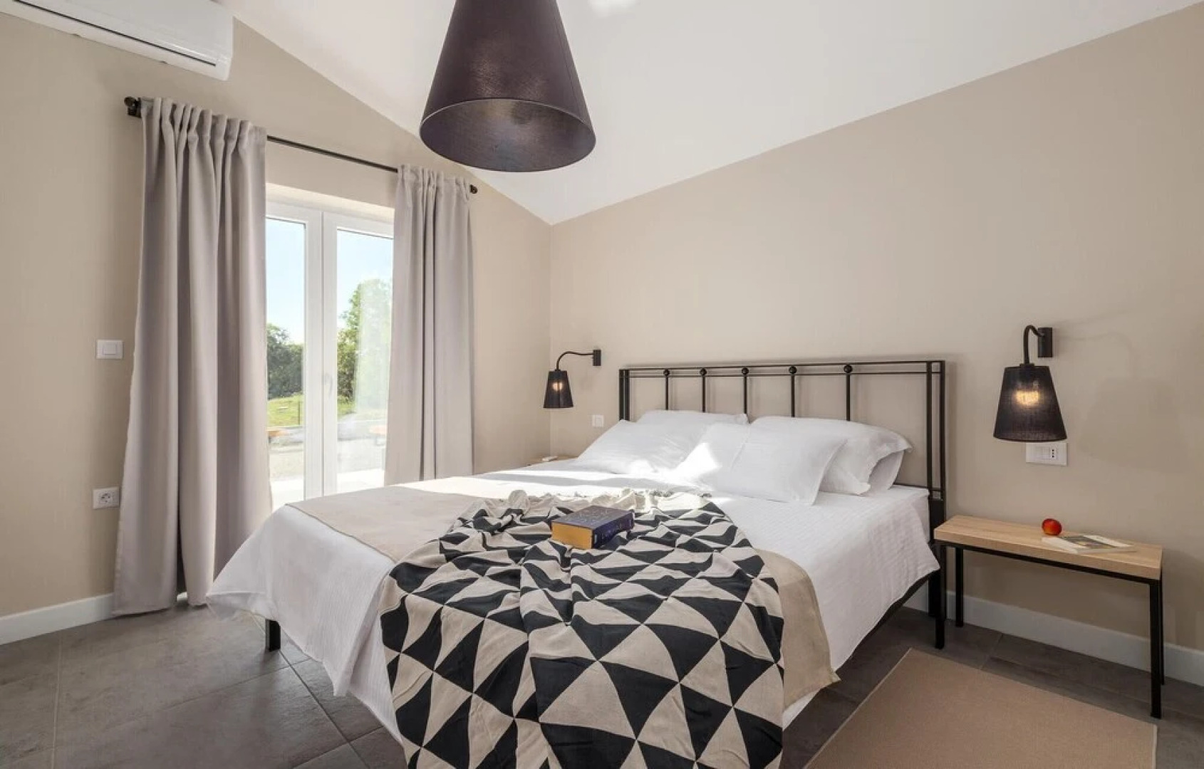 Stunning Home in Sveti Lovrec With 4 Bedrooms, Wifi and Outdoor Swimming Pool