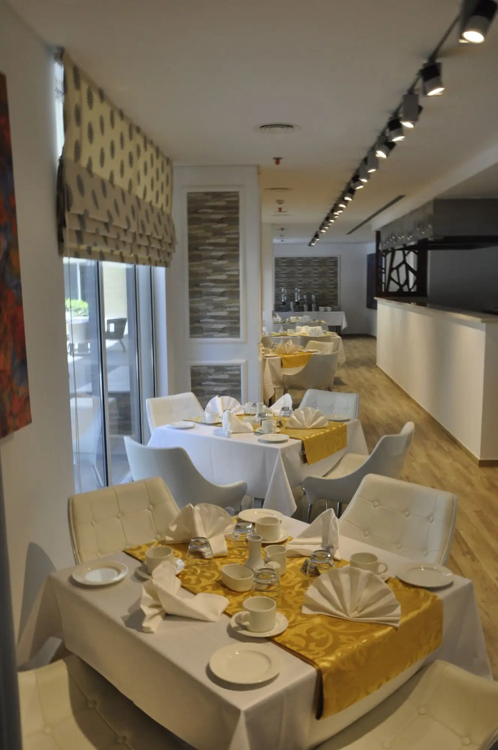 Gulf Suites Hotel Amwaj