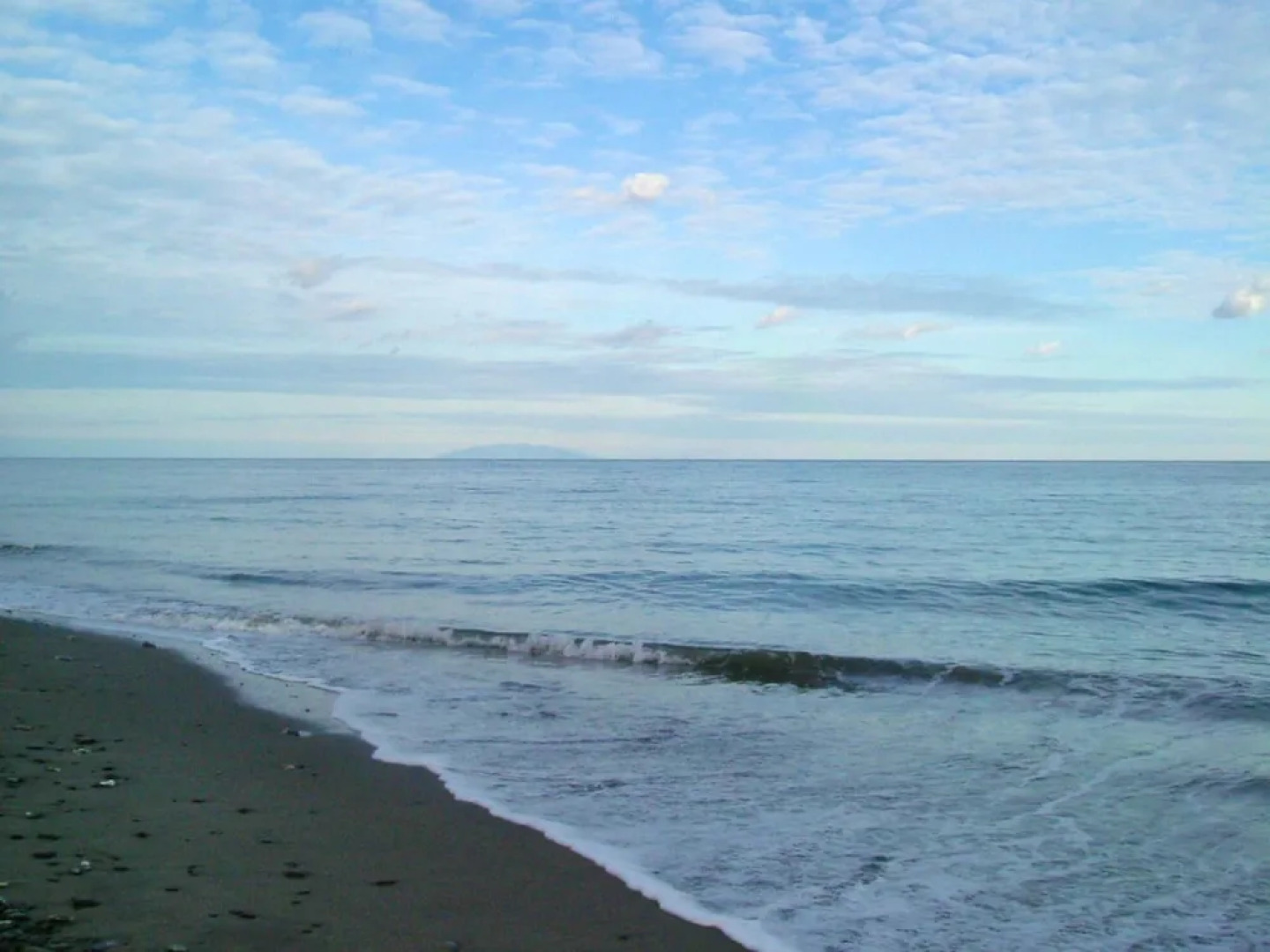 Bungalow With 2 Bedrooms in Santa-lucia-di-moriani, With Wonderful Mountain View, Enclosed Garden and Wifi - 600 m From the Beach