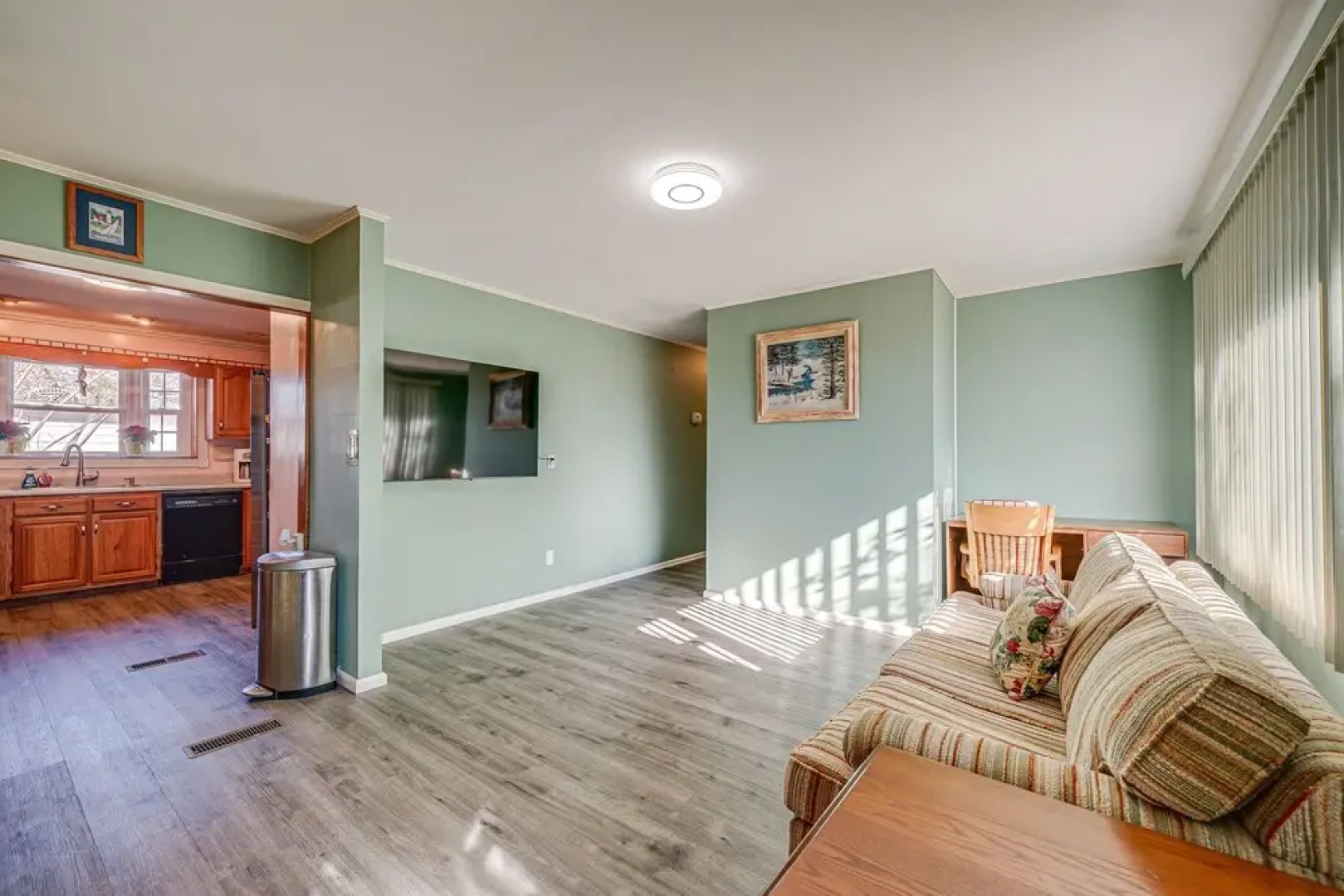 Sneads Ferry Vacation Rental - Walk to Boat Ramp!