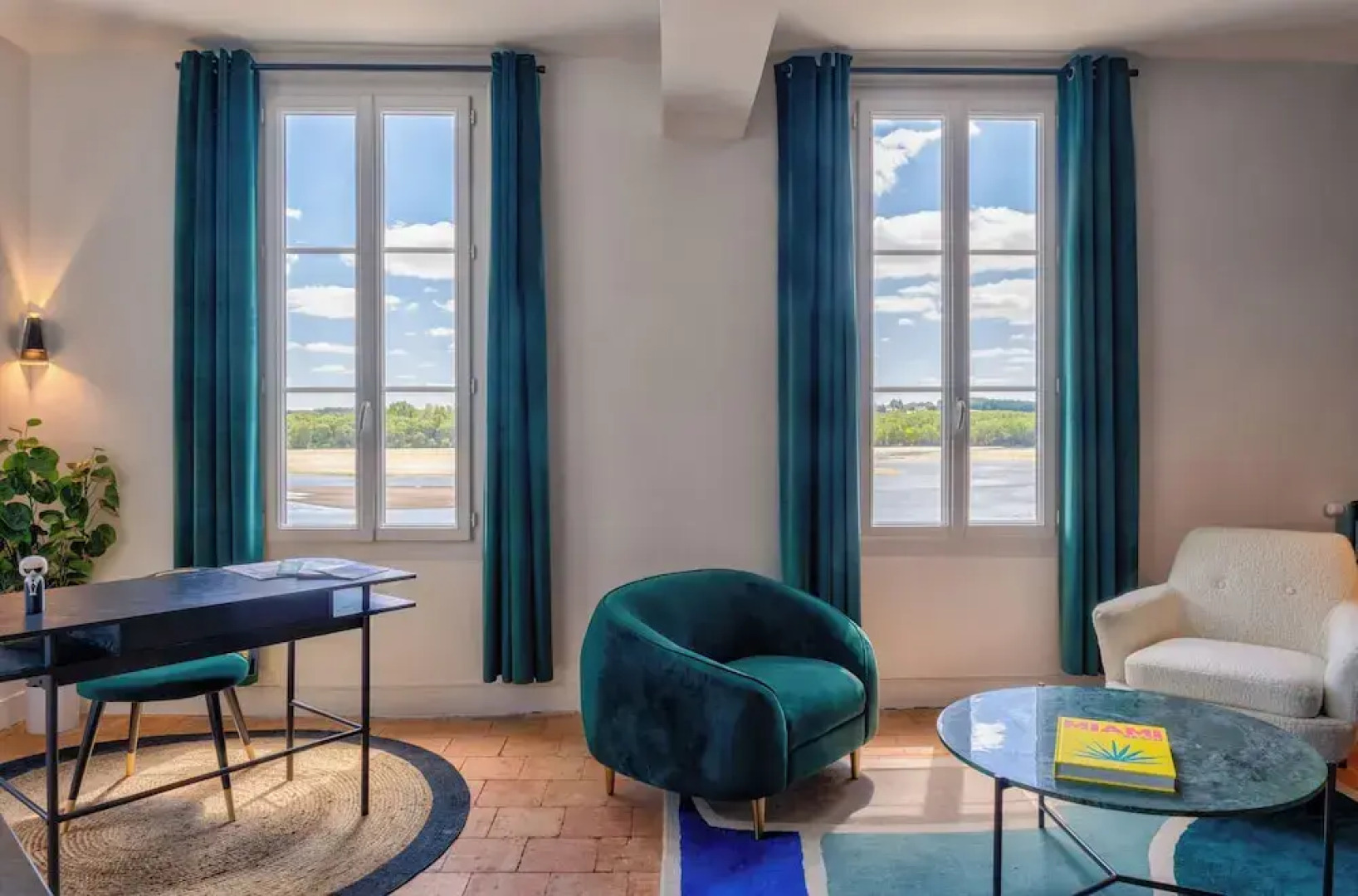 Casa Mila & Spa - Chambres d'Hôtes raffinées  vue Loire et Piscine