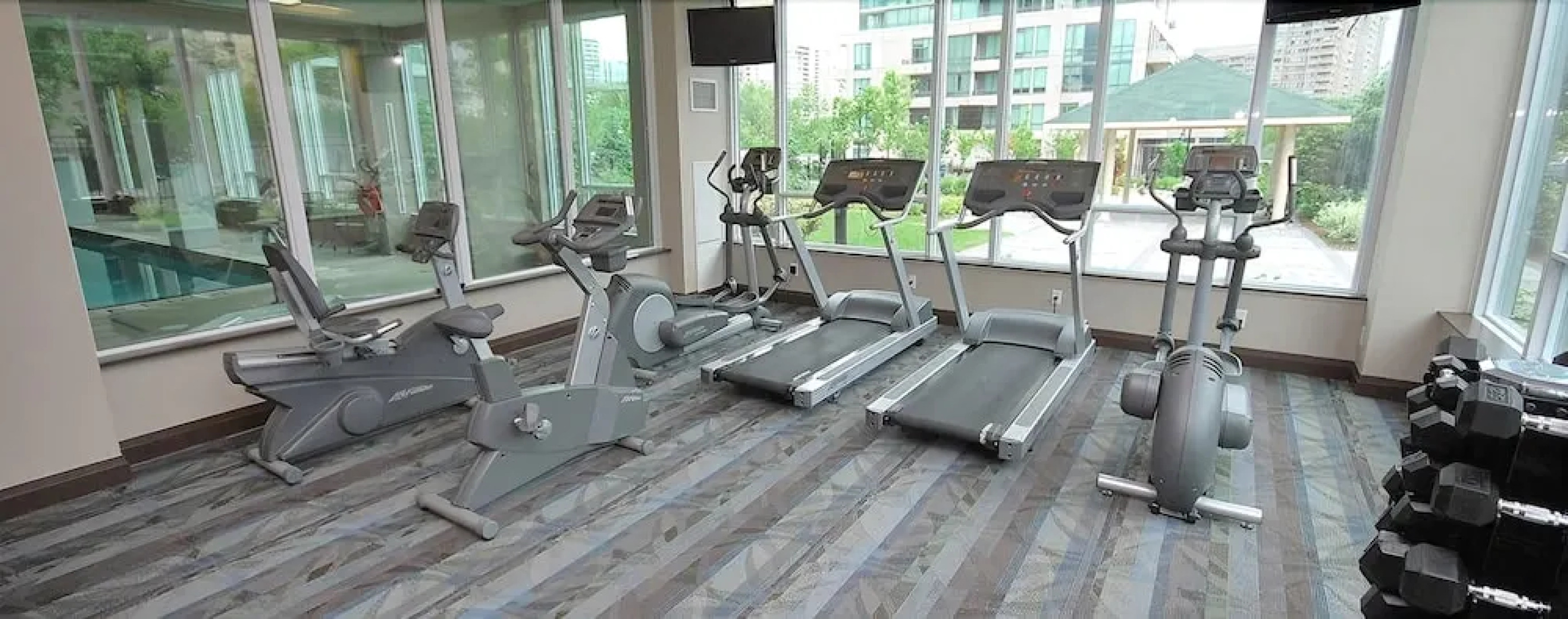 Grand Ovation by Maplewood Suites