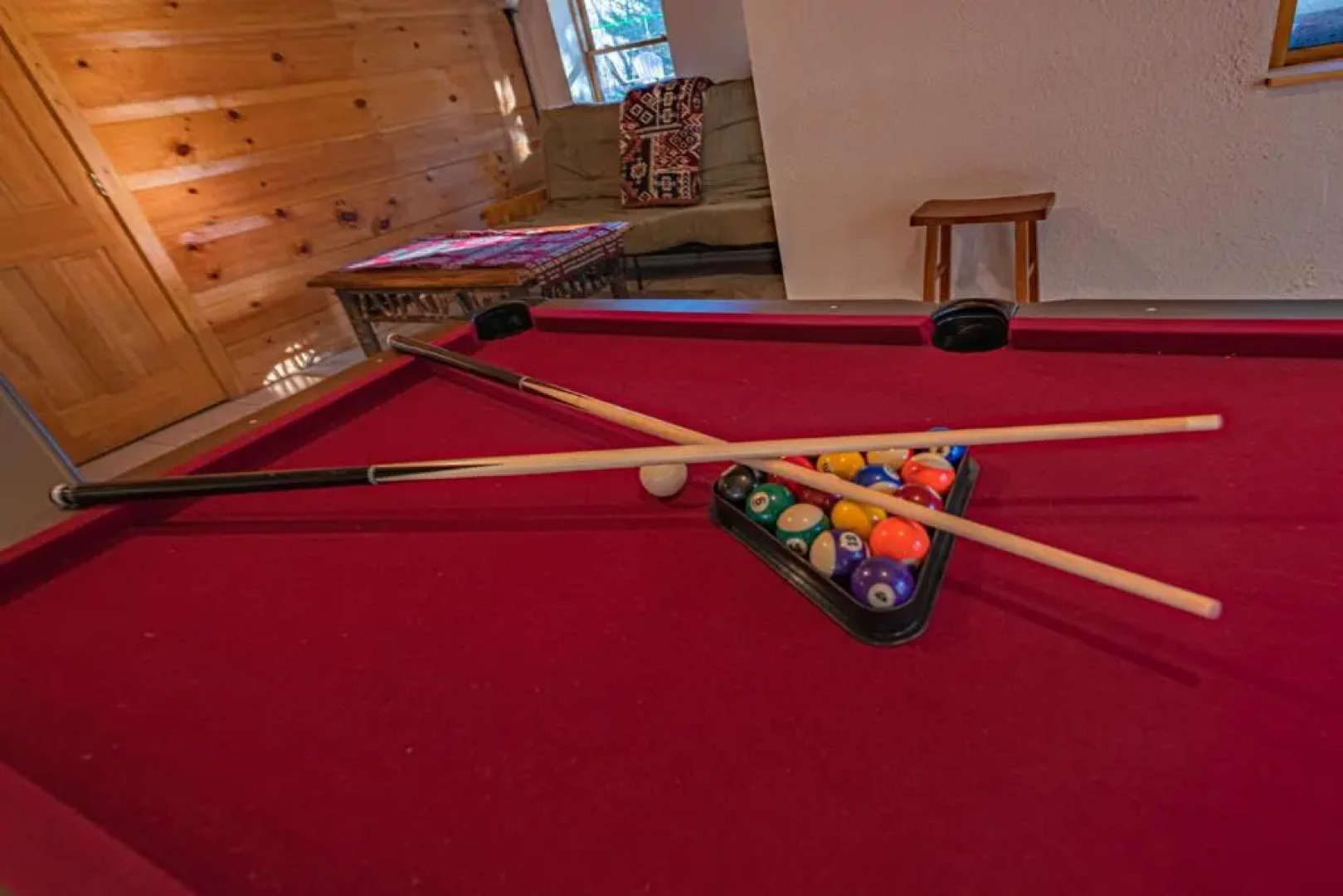 FAMILY FRIENDLY, Hot Tub, Fire pit, Pool Table, 2 Acres