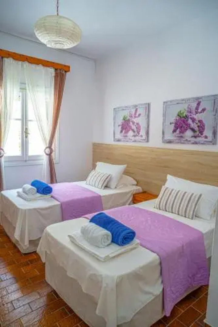 Zeus Pool Apartments