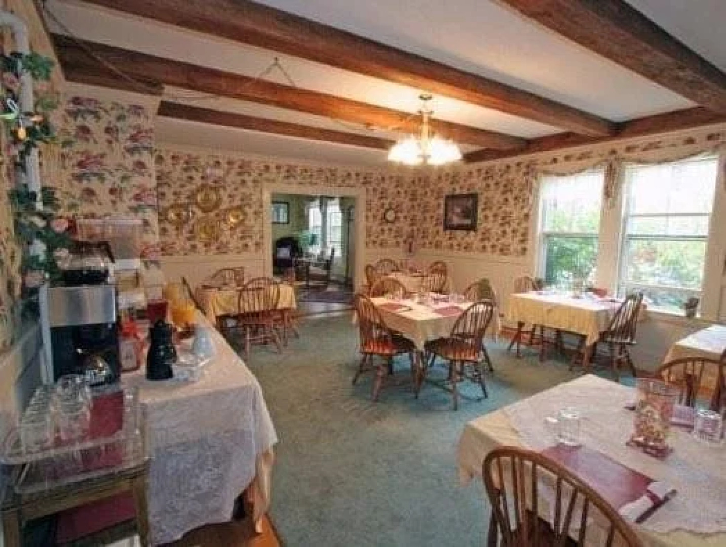 Old Red Inn & Cottages