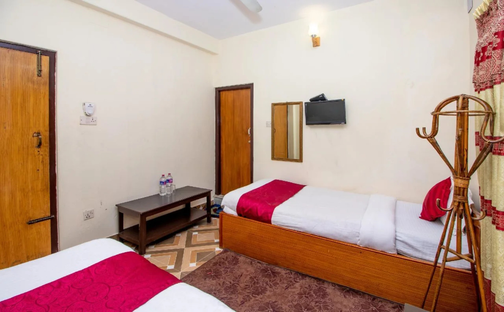 OYO 249 Hotel Royal Image