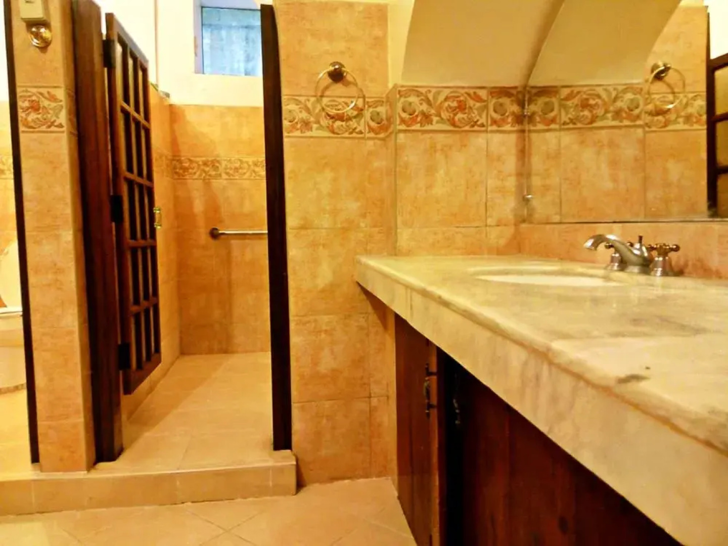 RedDoorz Plus @ Calle Crisologo Vigan