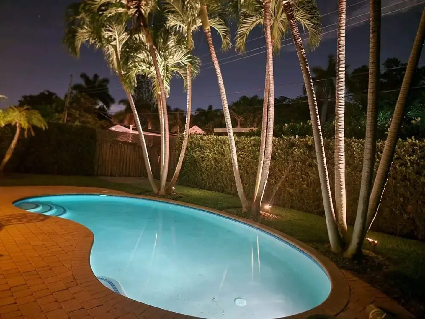 Shangri-la 3 Bedroom Home by RedAwning