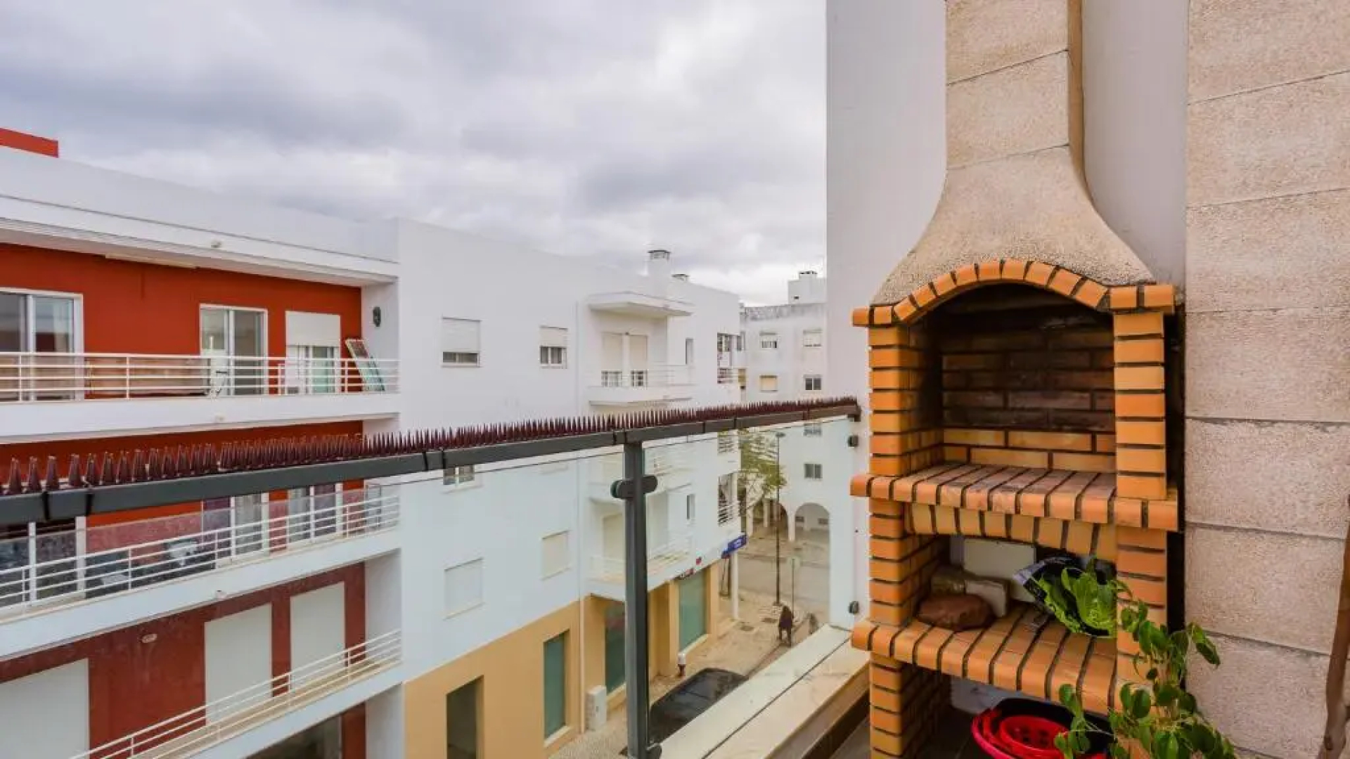 Spacious & Modern 3BDR Apartment in Algarve by LovelyStay