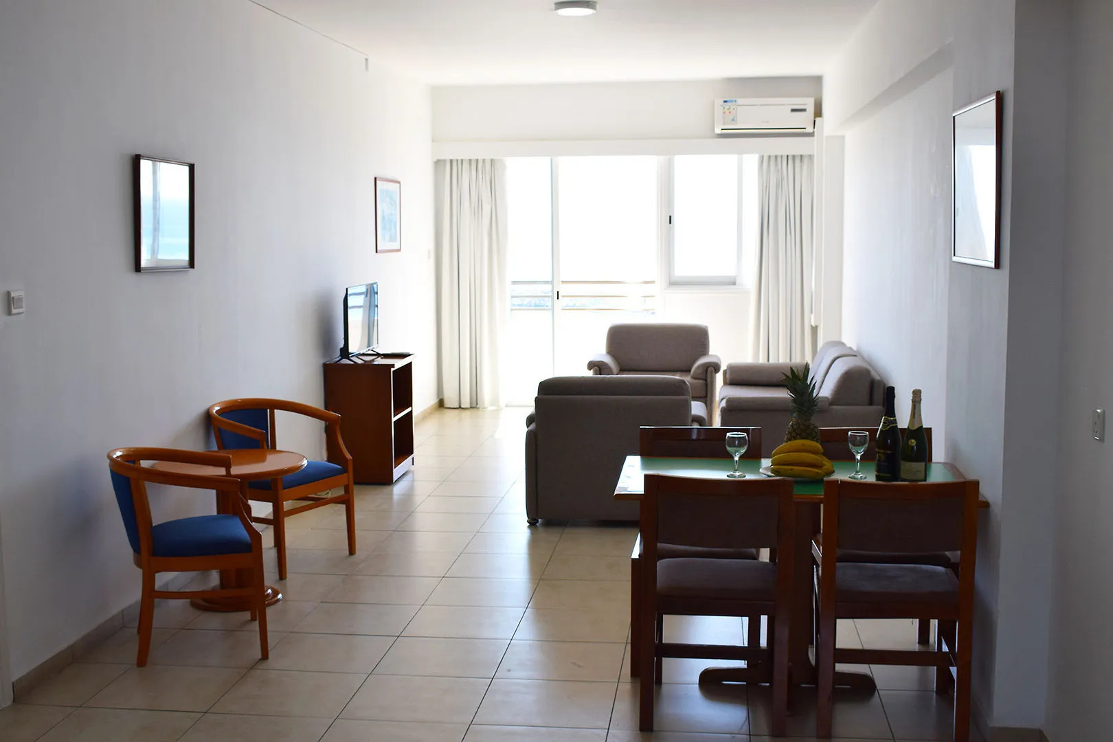 Sun Hall Beach Hotel Apts.