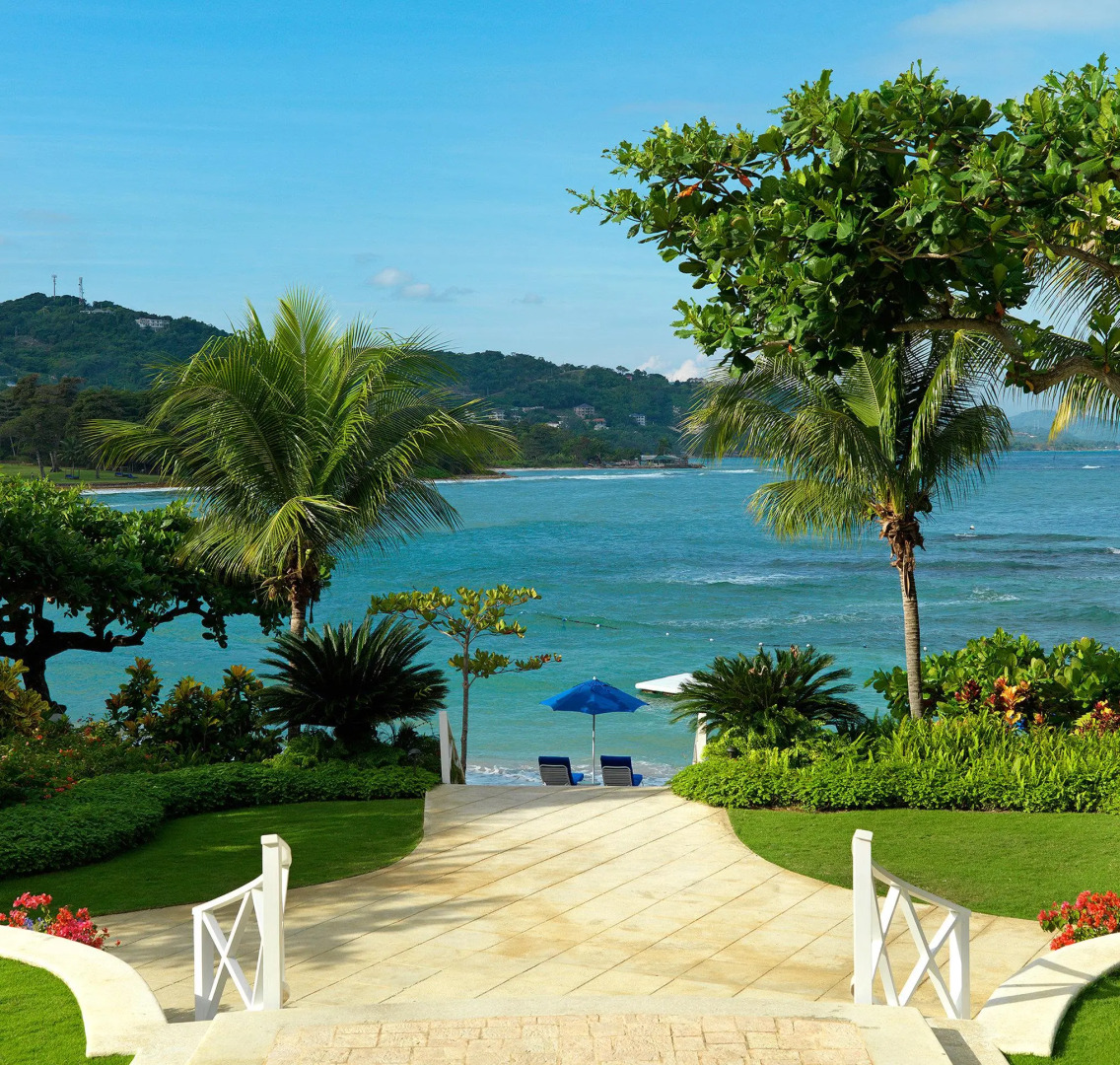 Round Hill Hotel And Villas