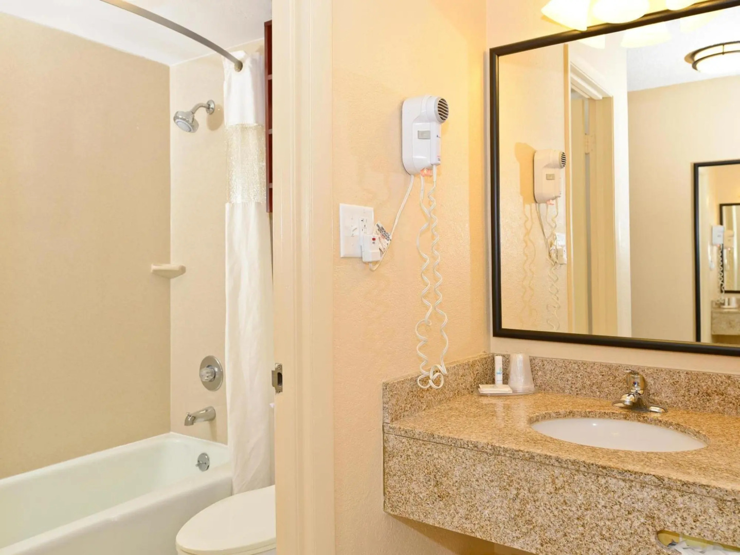 RUSHHH Daytona Beach, Tapestry Collection by Hilton