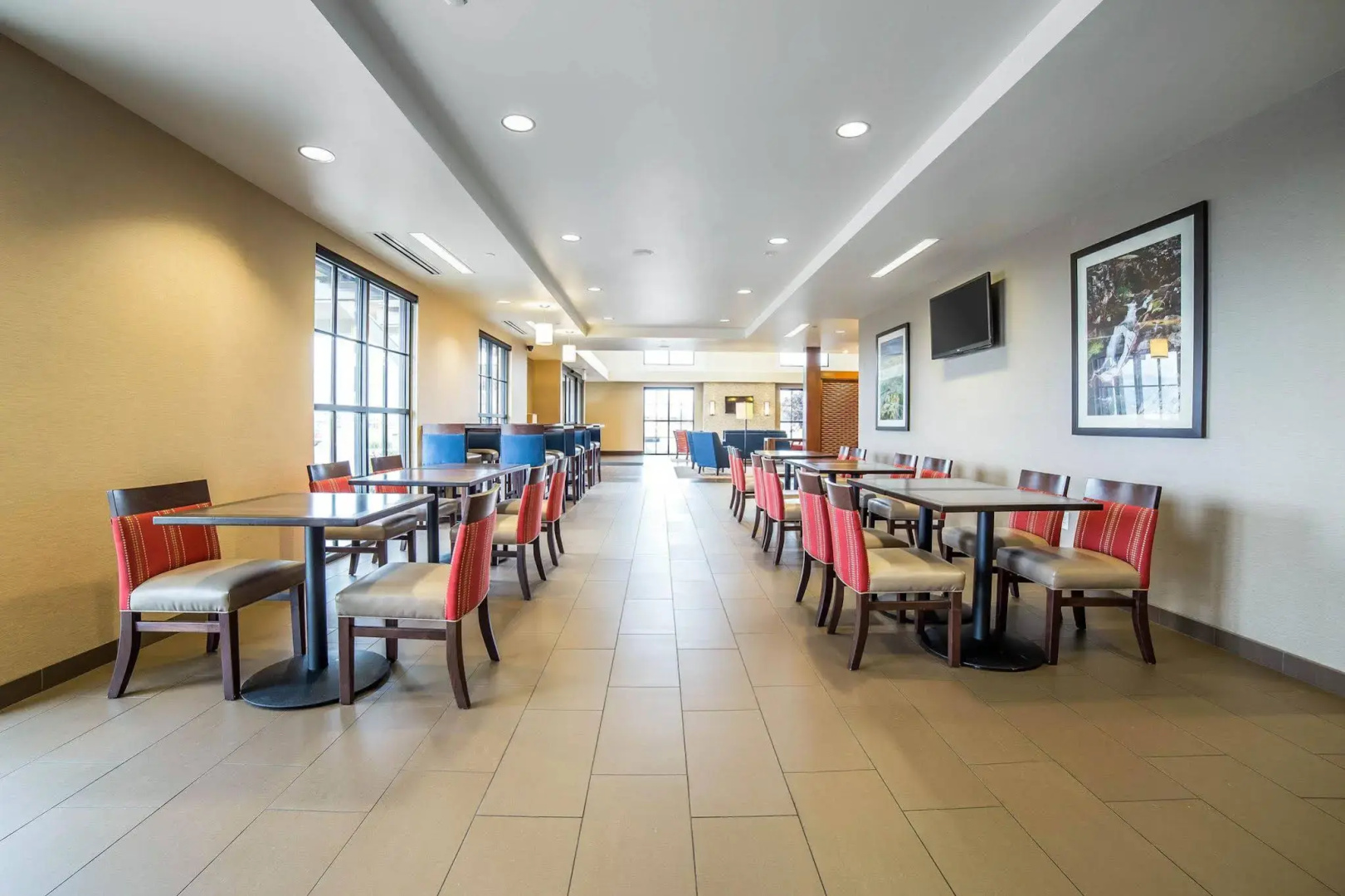 Comfort Suites Airport - University