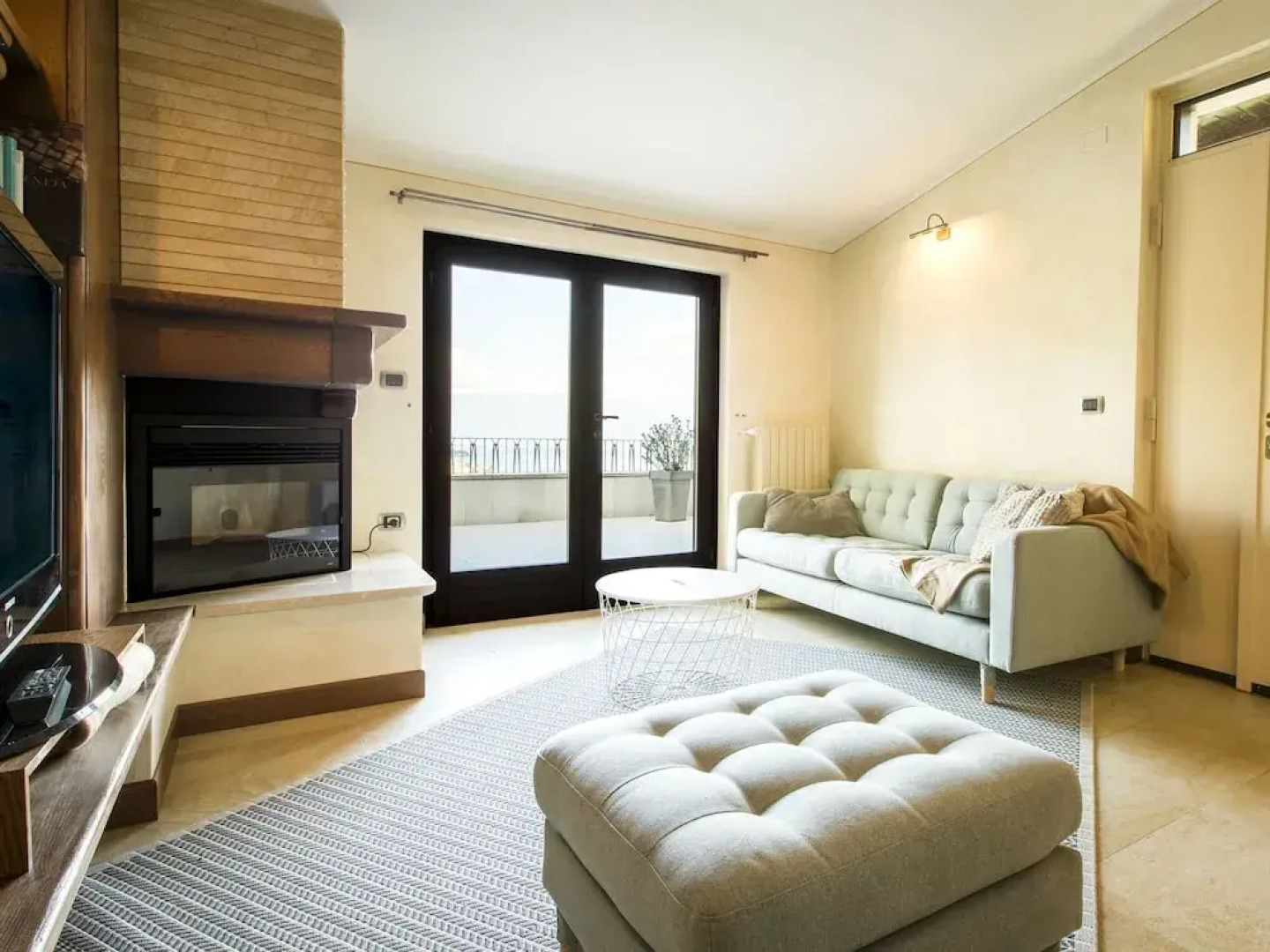 Upscale Villa in Salò Lombardy with Swimming Pool