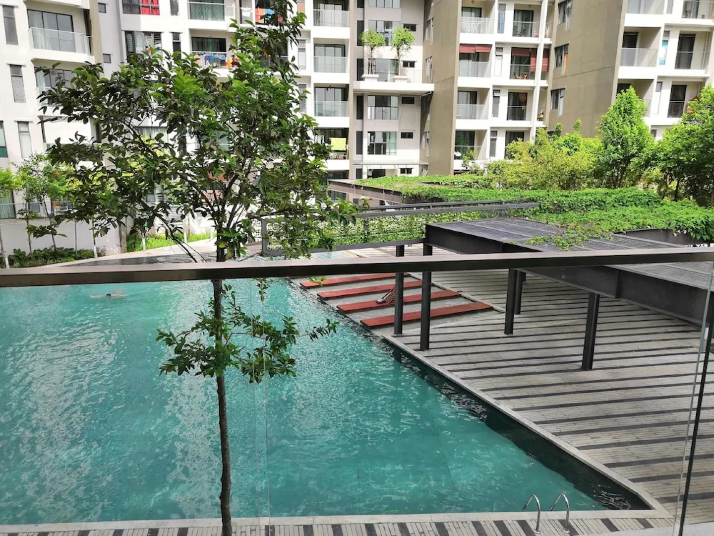 Univ 360 Cozy Apartment with Pool View