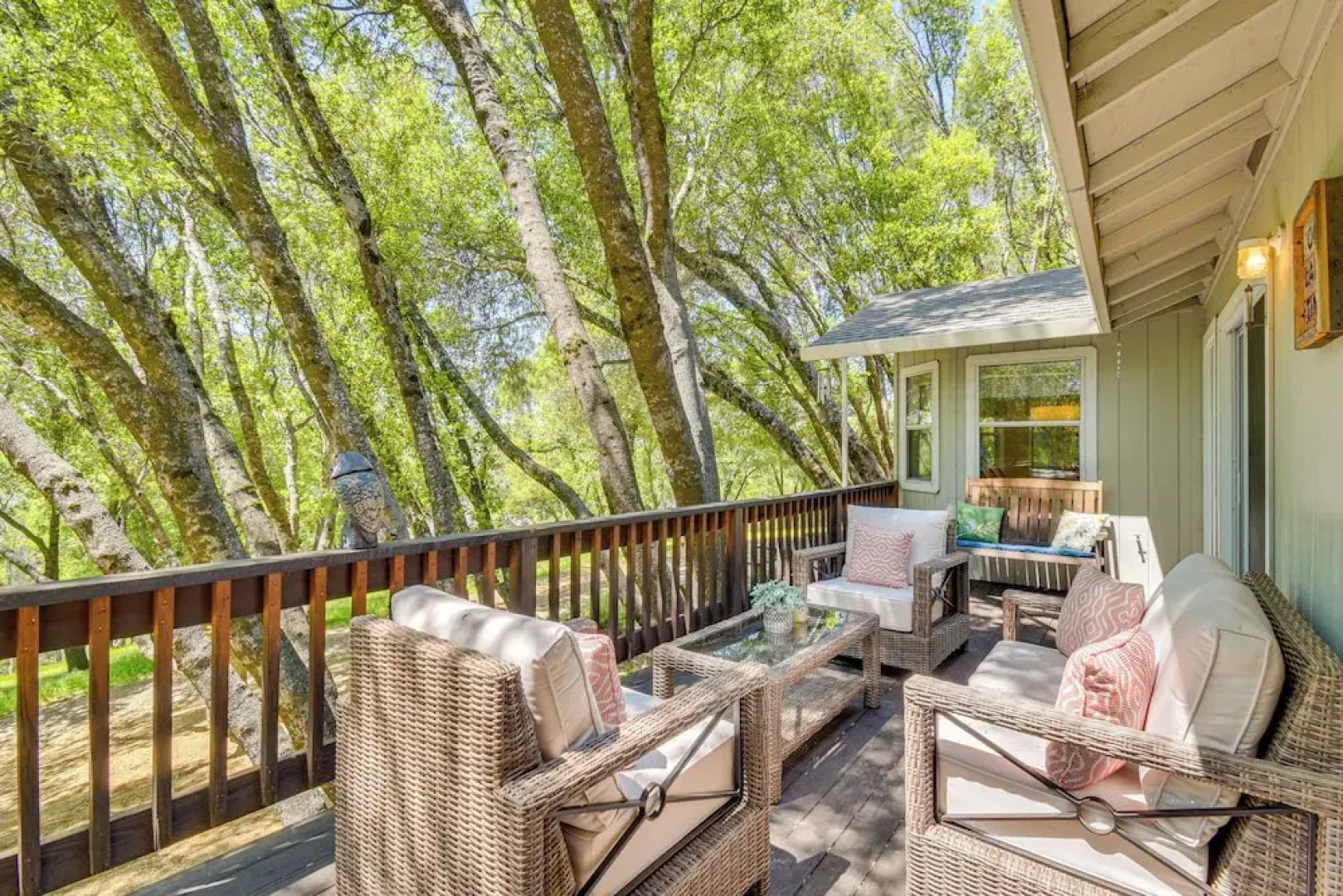 Yosemite Home Base: Community Perks + Lake Access!