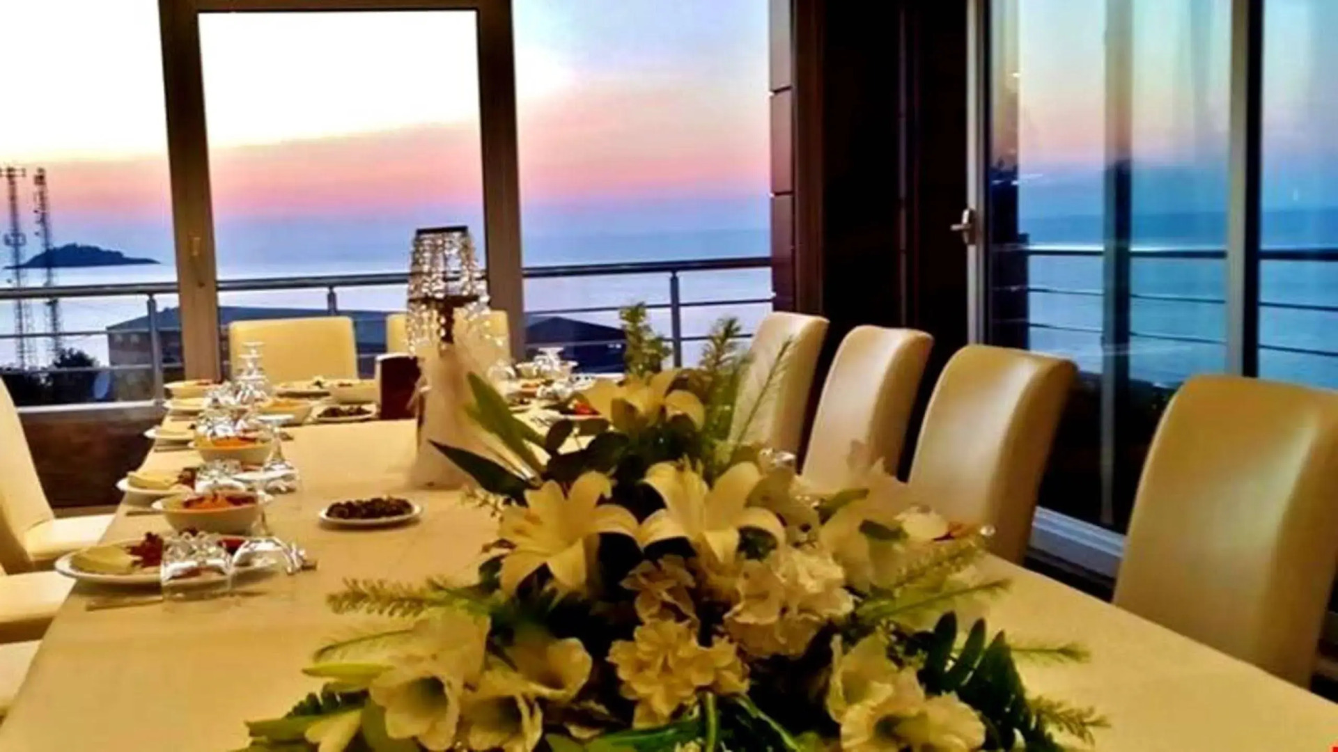 Amazon Aretias Hotel