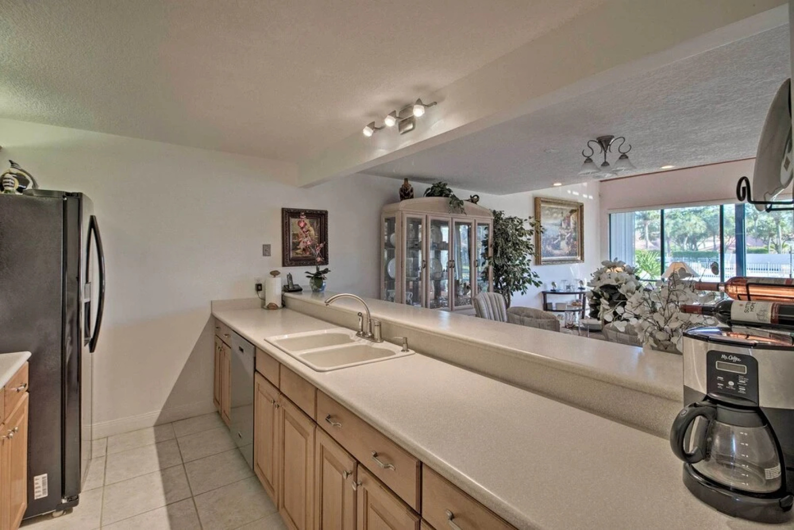 1 Mi to PGA Golf: Retreat w/ Pool in Palm Beach