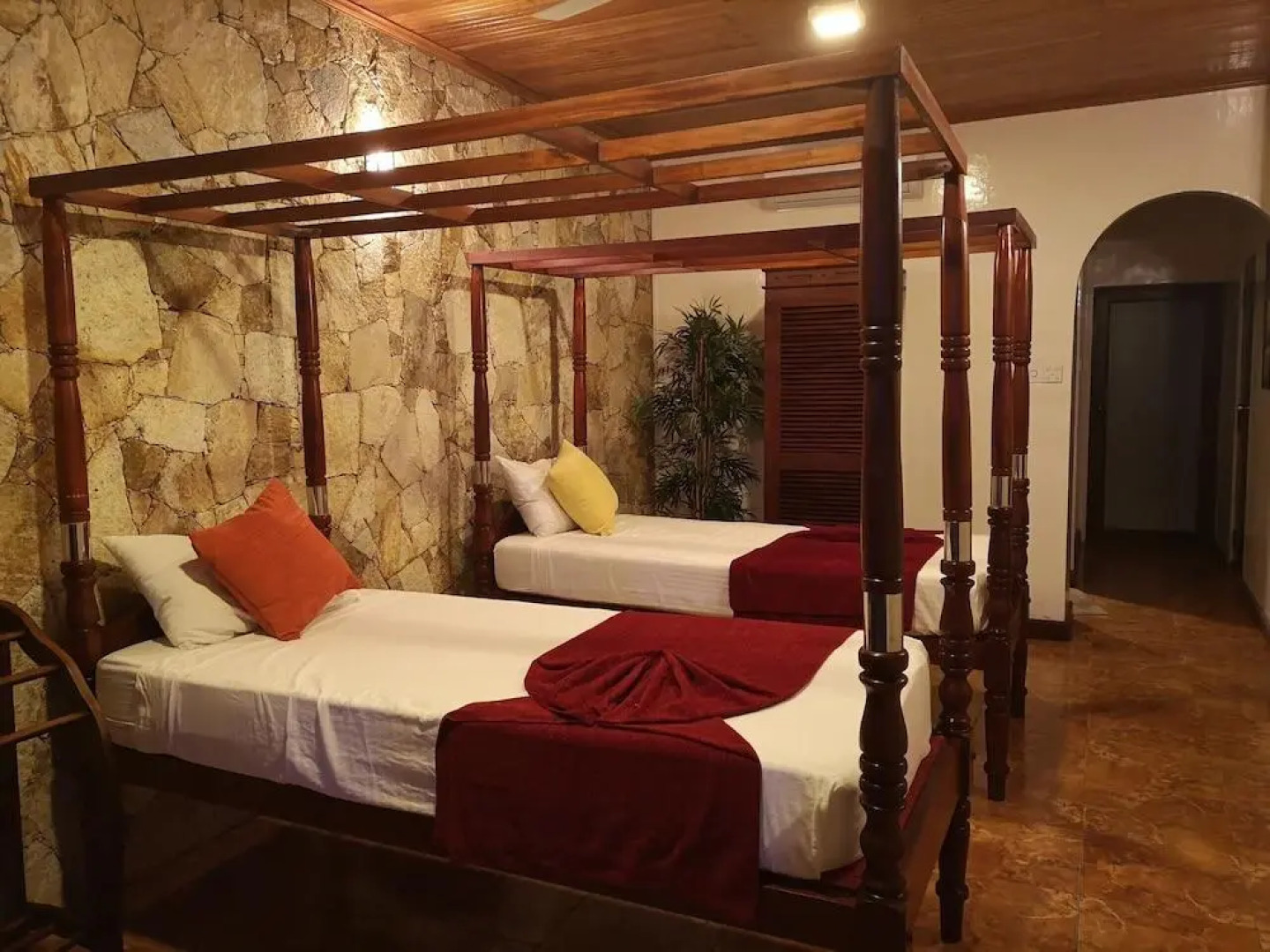 Tropical Beach House, Hikkaduwa