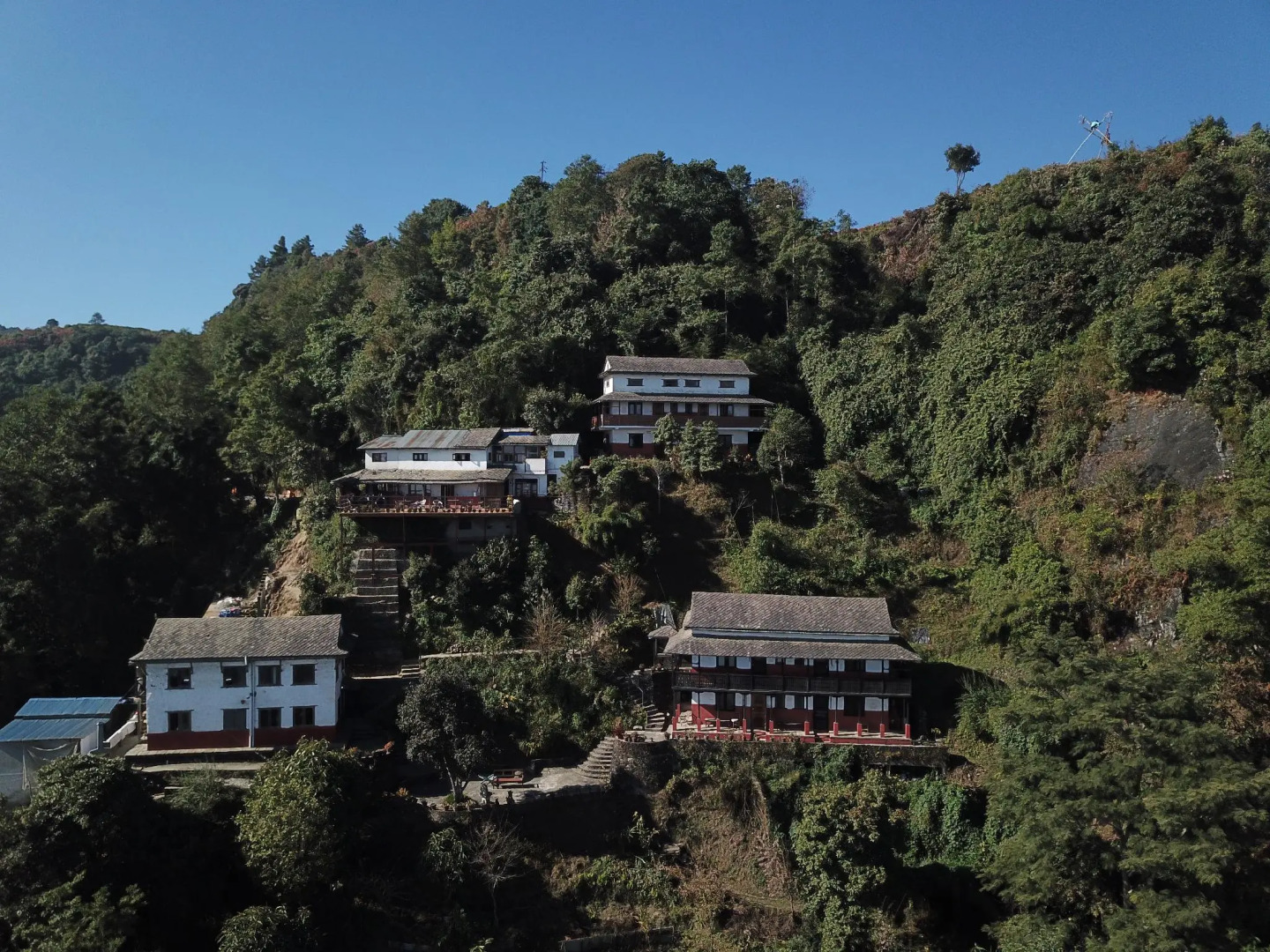 Everest Manla Resort