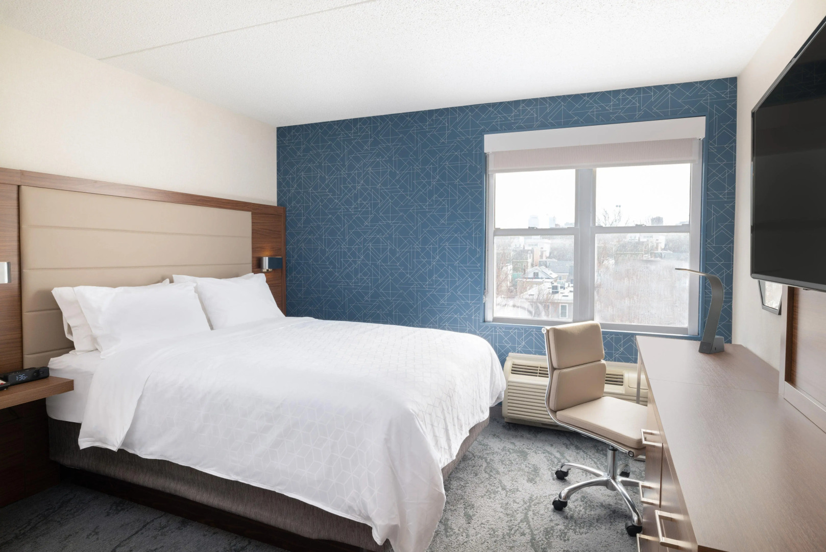 Holiday Inn Express & Suites Boston - Cambridge by IHG